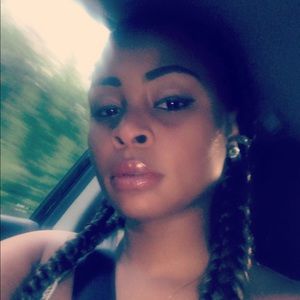 Meet your Posher, Joyvante